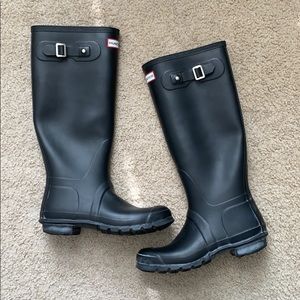 Hunter Rainboots in Matte Black